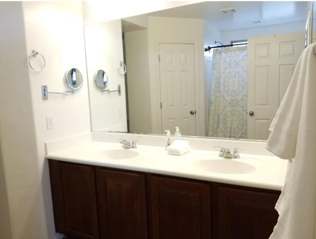 Homestay Phoenix I, Minutes To Airport And Downtown